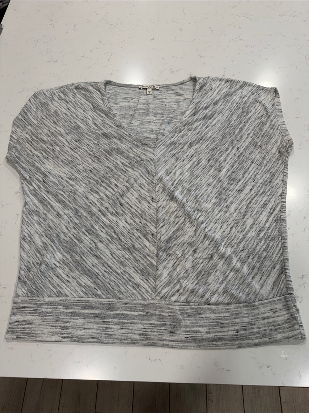 Express Heathered Gray V-Neck Short Sleeve Top
